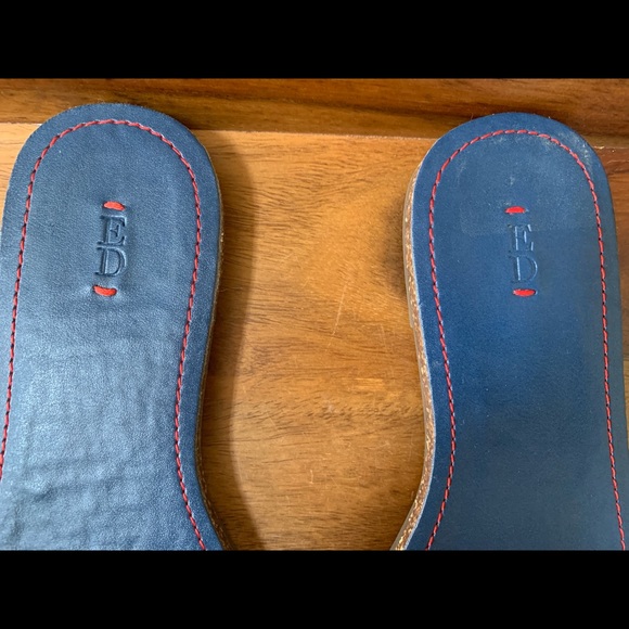 LOVE Slip On Sandals - Picture 2 of 4